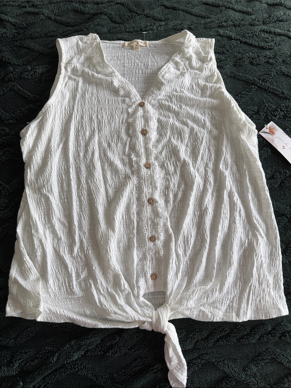 Sleeveless White Button-Front with lace Tie-Hem Top